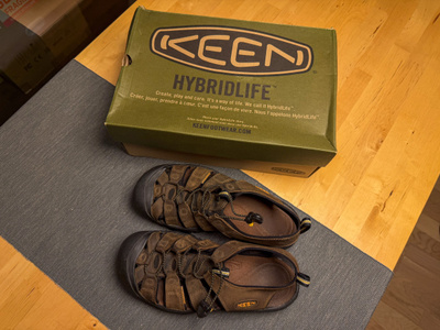 Keen Newport Leather (väri Bison, koko EU 42,5) sandaalit