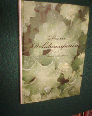 Annunen : PIENI ROHDOSAAPINEN ( 1 p.2011 ) Sis.pk:t