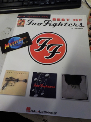 FOO FIGHTERS - BEST OF KITARA NUOTIT + CD