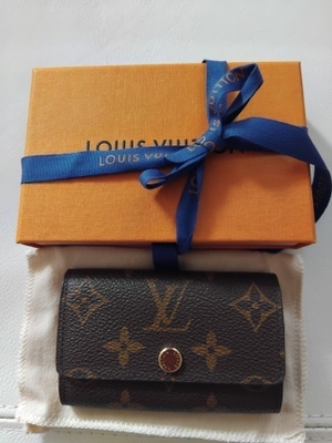 Louis Vuitton 6 key holder Monogram canvas, uusi. OVH 255e.