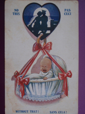 Vauva itkee kehdossa WANHA 1919