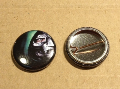 Dr. Doom rintanappi 1" i2