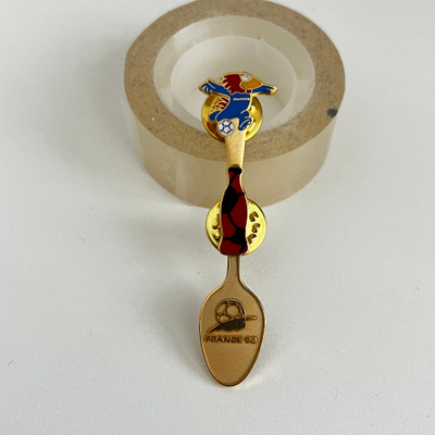 Jalkapallo MM 1998 pinssi