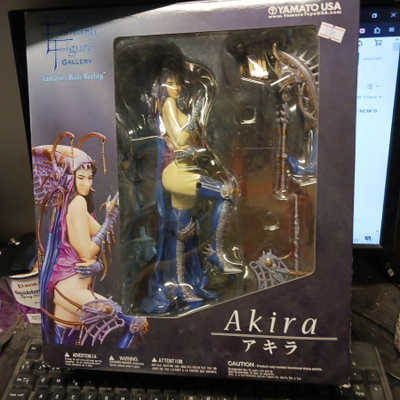 AKIRA YAMATO statue   - HEAD HUNTER STORE.