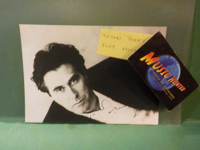 BRYAN FERRY (ROXY MUSIC) NIMIKIRJOITUS