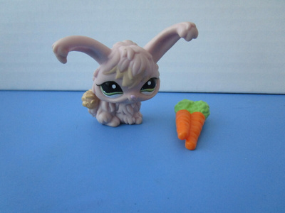 Littlest Pet Shop figuuri, angorakani + porkkanat