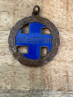 Vanha Lotta Svärd palkintoriipus 1924