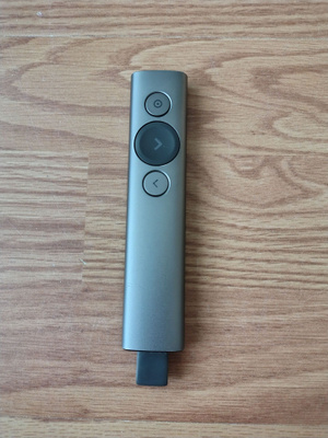 Logitech Spotlight esityskaukosäädin