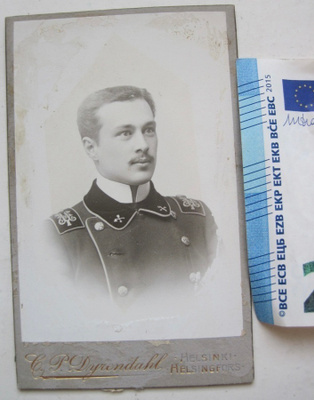 CDV Valokuva Upseeri Virkamies? KOMEA Uniformu 1904 Helsinki
