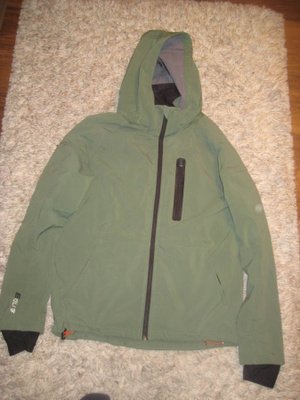 **ALE ! H&M softshell takki koko 170 cm**