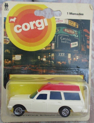 Mercedes 220D Ambulance White-Red W115 Corgi 1981/1975 1:64
