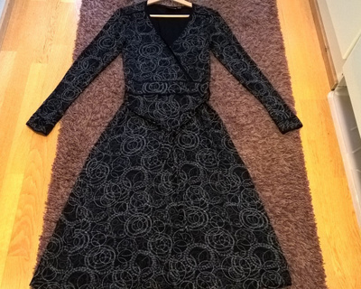 Mexx musta kuosillinen Trikoomekko / Mekko - koko M