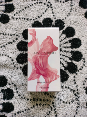 ~Oriflame Love Potion Blossom Kiss -tuoksusuihke~