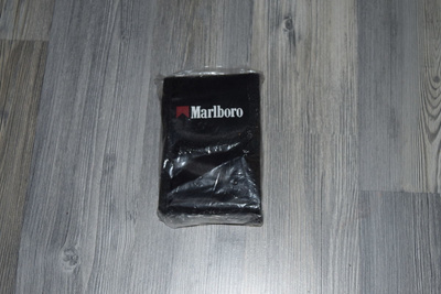 Musta Marlboro pussi
