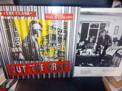 LP The Clash : Cut The Crap ( SIS POSTIKULU )