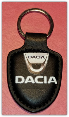 Pieni nahkainen musta Dacia avaimenperä #31515