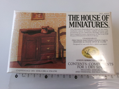 Nukkekoti USA The House of Miniatures no 40019