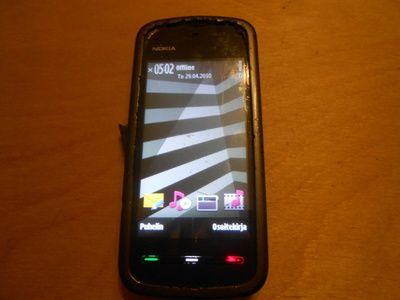 Nokia 5228 varaosiksi.