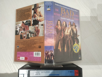 Bad girls - naiset satulassa