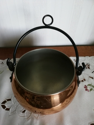 Ripustettava näyttävä Kuparipata