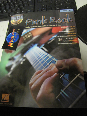 HAL LEONARD - PUNK ROCK TABULATUURIKIRJA+CD