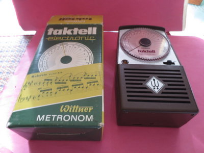 Metronom Taktell, Electronic