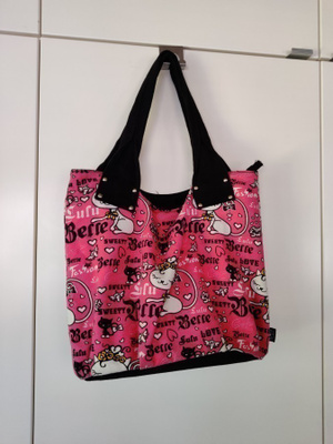 Hé toile Paris kissakassi