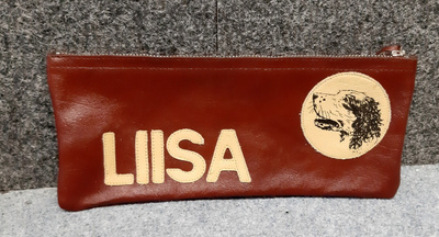 Penaali nahkainen Retro Liisa/ spanieli. Ateljee Kostet Ky