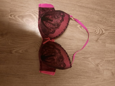 Pinkki mustat rintaliivit 90C