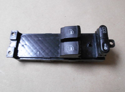 Etuikkunoiden kytkin  VAG  1J3959857.  VW,  Seat,  1996-2006