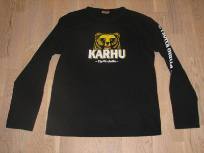 KARHU TÄYTTÄ OLUTTA PAITA