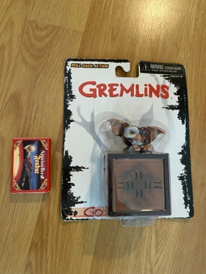 Gremlins figuuri ja lehti