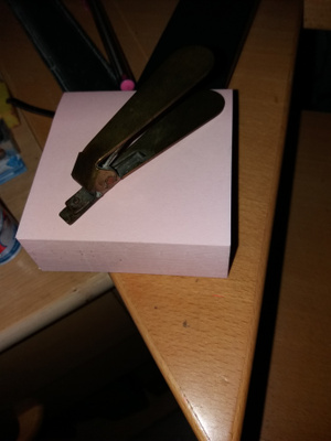 Messinkinen, vanha paperi nipsi