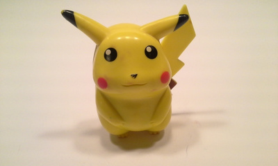 Pikachu Marvel/Nintendo puhuva figuuri 2000 8 cm