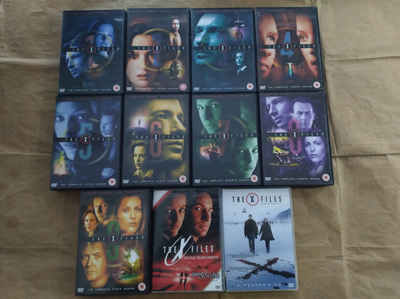 X-Files kaudet 1-9 sekä 2elokuvaa (DVD)