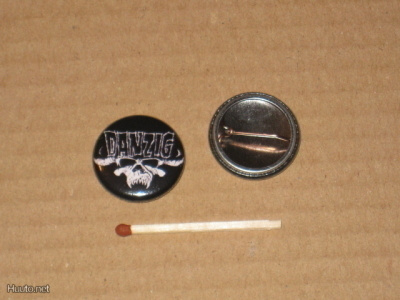 Danzig rintanappi 1" c1