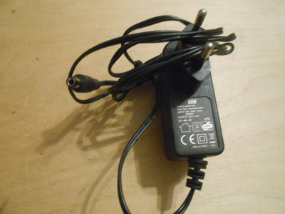 EGB Power Adapter, 12V -1A , laturi.