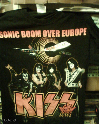 KISS Kiertue T-paita SONIC BOOM TOUR 2010 (Sis.postikulut)