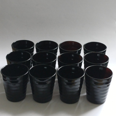 Mustat Aino Aalto lasit, Iittala