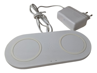 Langaton laturi (Belkin WIZ002)