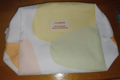 Clarins meikkilaukku