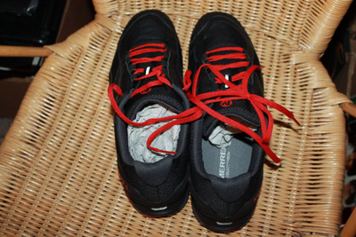 Merrell Black / Molten Lava nastoitetut juoksukengät UUSI!