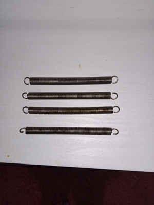 Vetojousi 4kpl, 11cm (jousiosa), Ø 10mm, lenkki 7,2mm.