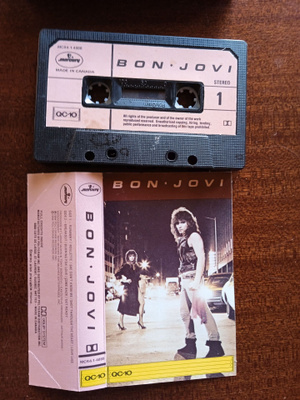 C- KASETTI: BON JOVI    MERCURY MCR4-1 4088