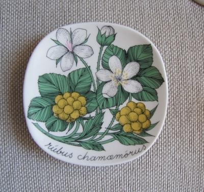 Arabia seinälautanen - Lakka   - E. Tomula