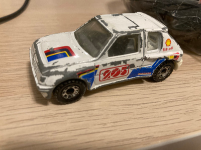 Peugeot 205 rally n 1/64 pikkuauto. Matchbox