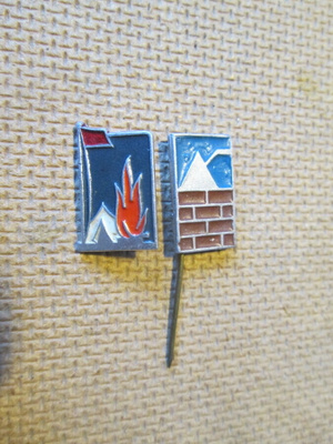 CCCP: kaksi vintage pinssiä