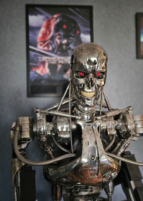 Terminator 2 T-800 Life-Size Endoskeleton