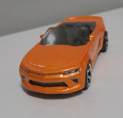 Chevy Camaro pienoismalli avoauto Mattel 2016