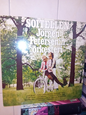 LP Jörgen Petersenin orkesteri  : Soitellen ( SIS POSTIKULU